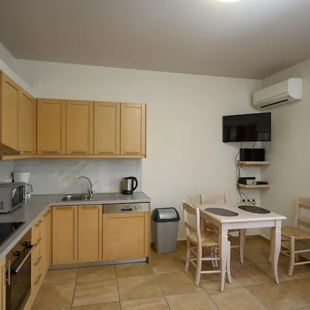 Myrto Apartamento *